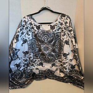 Cotton Express Women's 1X paisley blouse. 100% polyester.  White/Black